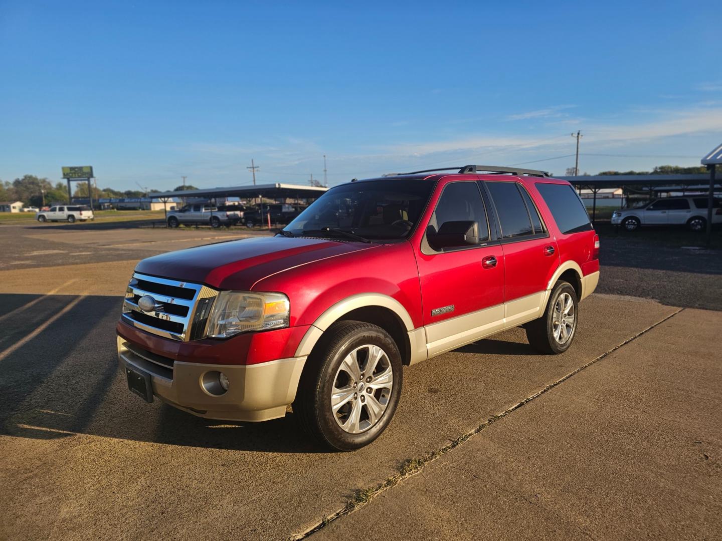 2008 RED /BEIGE FORD EXPEDITION Eddie Bauer 2WD (1FMFU175X8L) with an 5.4L V8 SOHC 16V engine, 6-SPEED AUTOMATIC transmission, located at 533 S Seven Points BLVD, Seven Points, TX, 75143, (430) 255-4030, 32.313999, -96.209351 - Photo#0