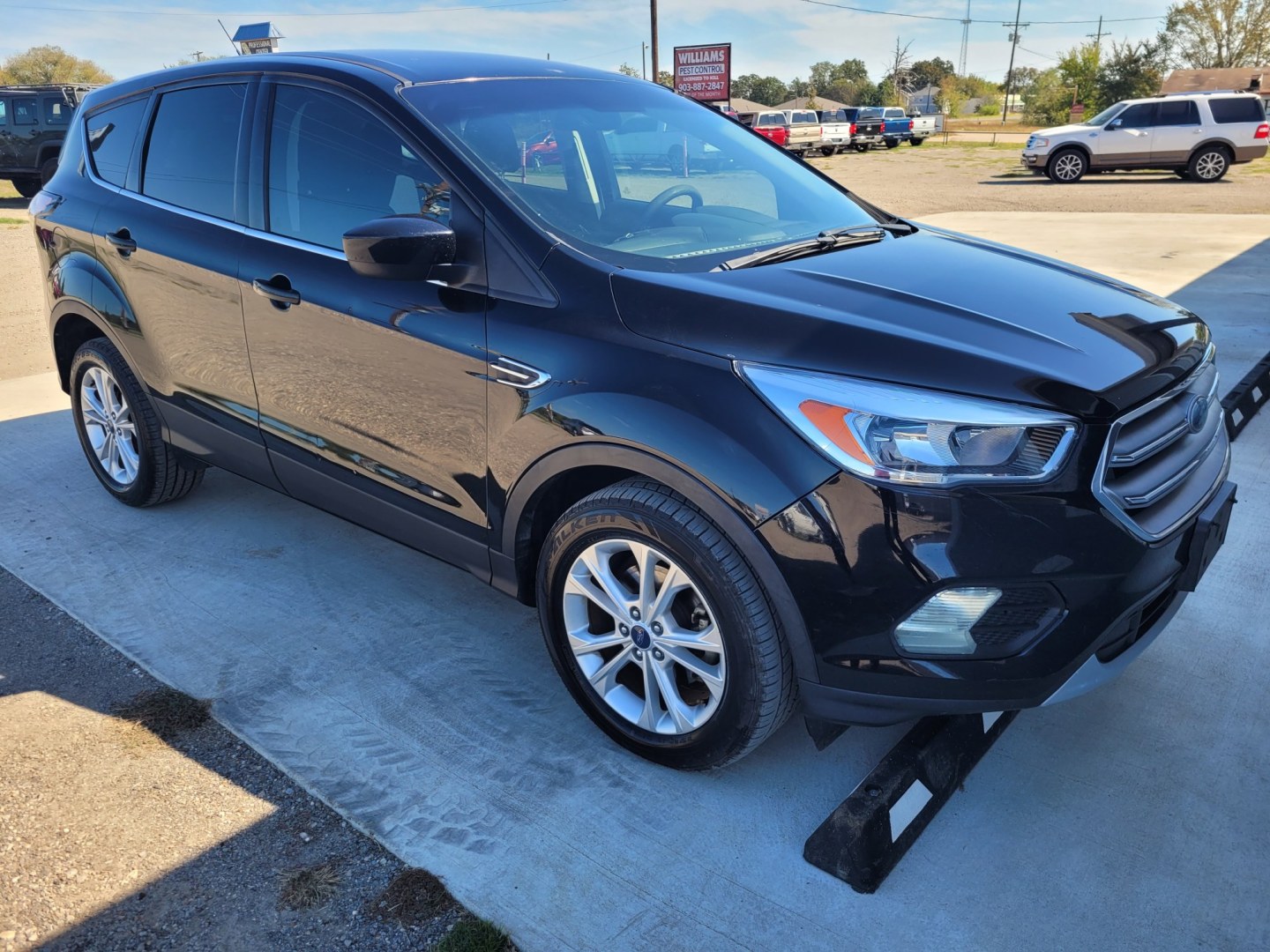 2017 BLACK Ford Escape SE FWD (1FMCU0GD5HU) with an 1.5L L4 DOHC 16V engine, 6A transmission, located at 607 S Seven Points BLVD, Seven Points, TX, 75143, (430) 255-4030, 32.313934, -96.207932- Photo#3