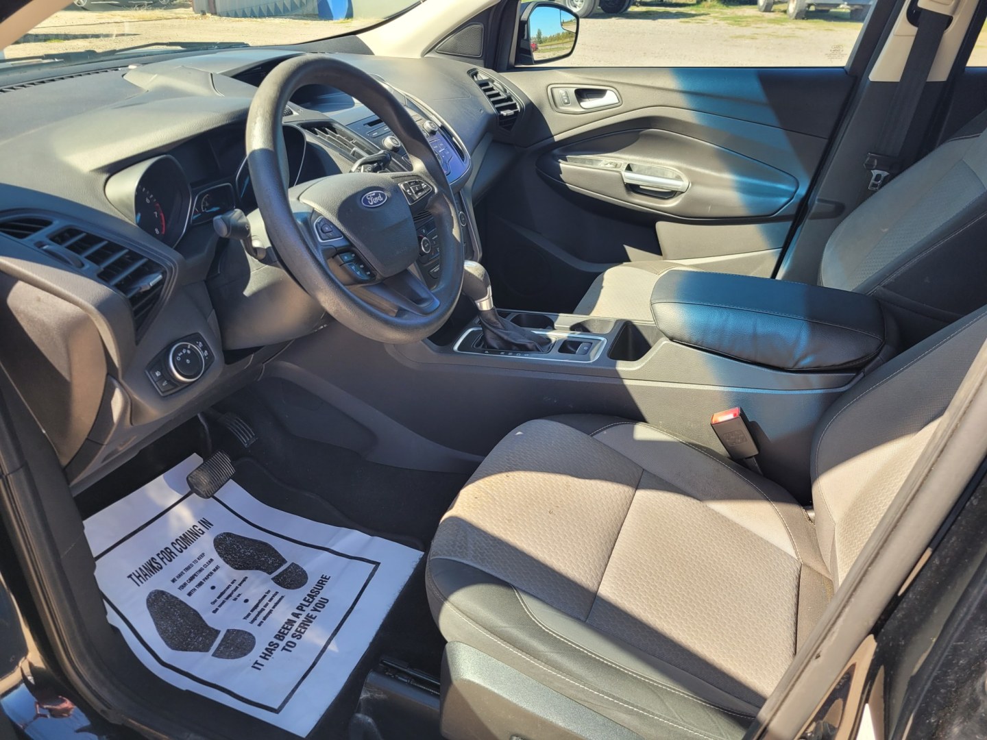 2017 BLACK Ford Escape SE FWD (1FMCU0GD5HU) with an 1.5L L4 DOHC 16V engine, 6A transmission, located at 607 S Seven Points BLVD, Seven Points, TX, 75143, (430) 255-4030, 32.313934, -96.207932- Photo#4