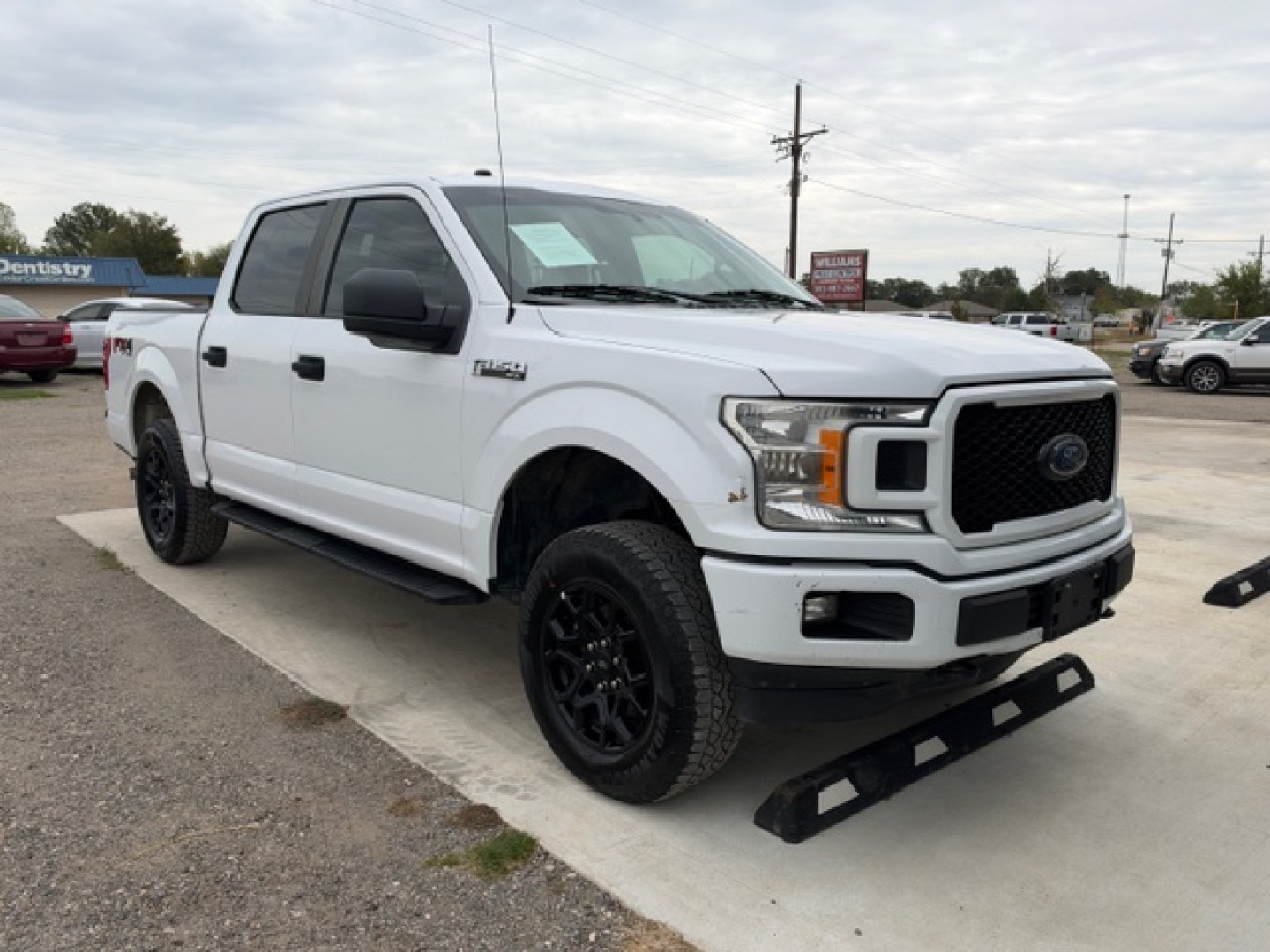 2018 WHITE Ford F-150 King-Ranch SuperCrew 5.5-ft. 2WD (1FTEW1E58JK) with an 5.0L V8 OHV 32V engine, 6A transmission, located at 607 S Seven Points BLVD, Seven Points, TX, 75143, (430) 255-4030, 32.313934, -96.207932- Photo#0