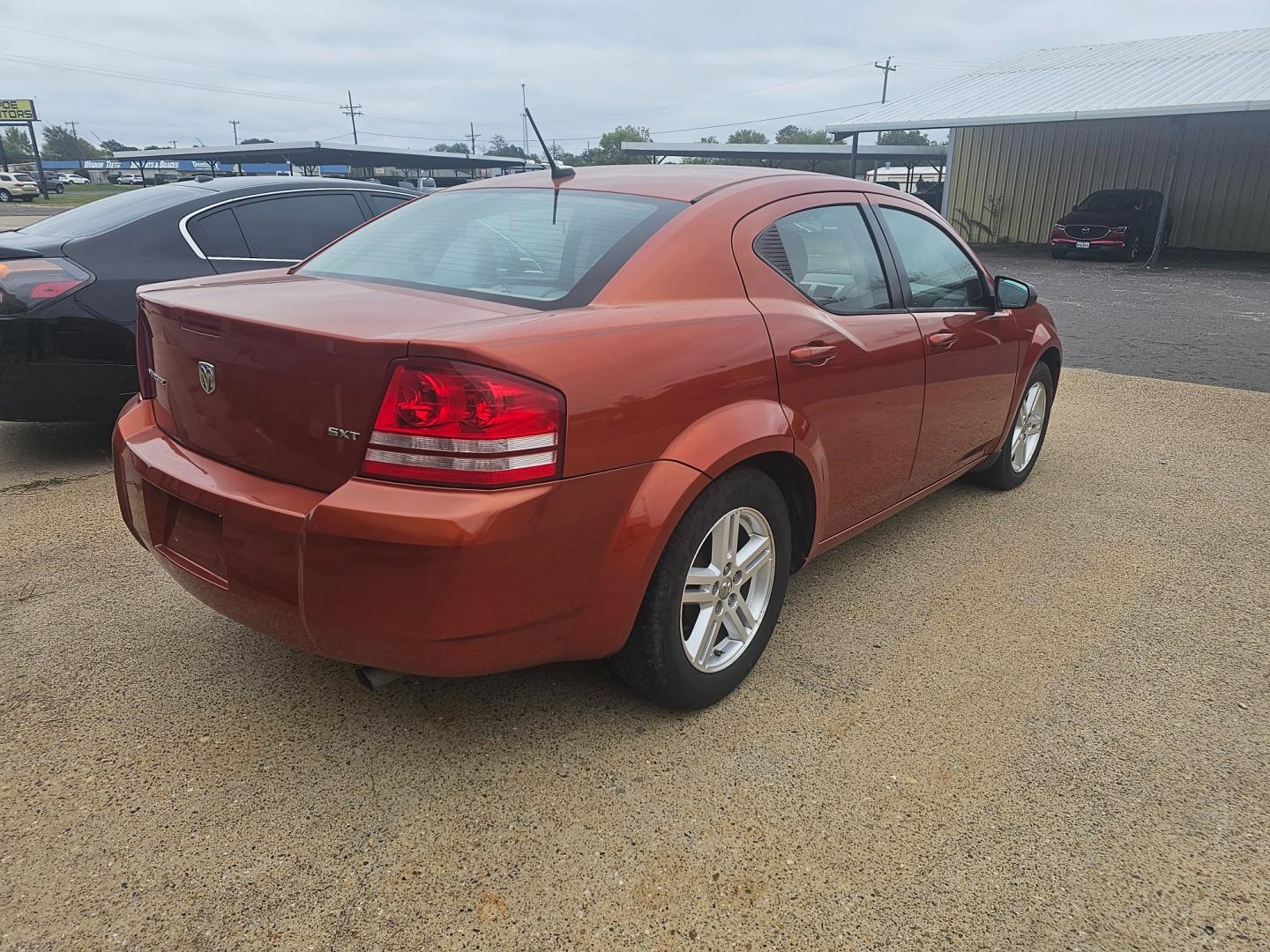 2008 ORANGE DODGE AVENGER SXT (1B3LC56K88N) with an 2.4L L4 DOHC 16V engine, 4-SPEED AUTOMATIC transmission, located at 533 S Seven Points BLVD, Seven Points, TX, 75143, (430) 255-4030, 32.313999, -96.209351 - Photo#2