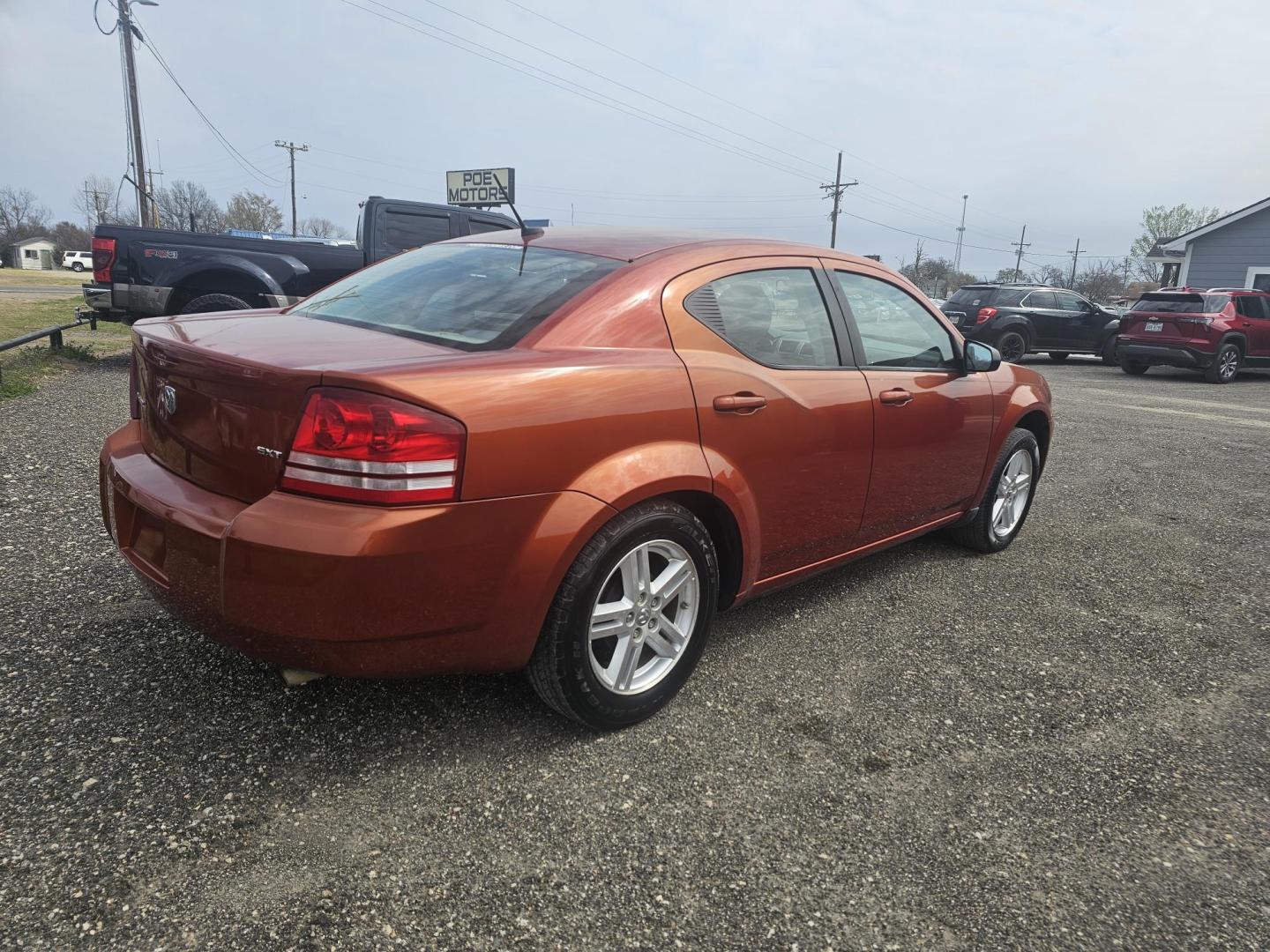 2008 ORANGE DODGE AVENGER SXT (1B3LC56K88N) with an 2.4L L4 DOHC 16V engine, 4-SPEED AUTOMATIC transmission, located at 607 S Seven Points BLVD, Seven Points, TX, 75143, (430) 255-4030, 32.313934, -96.207932 - Photo#2