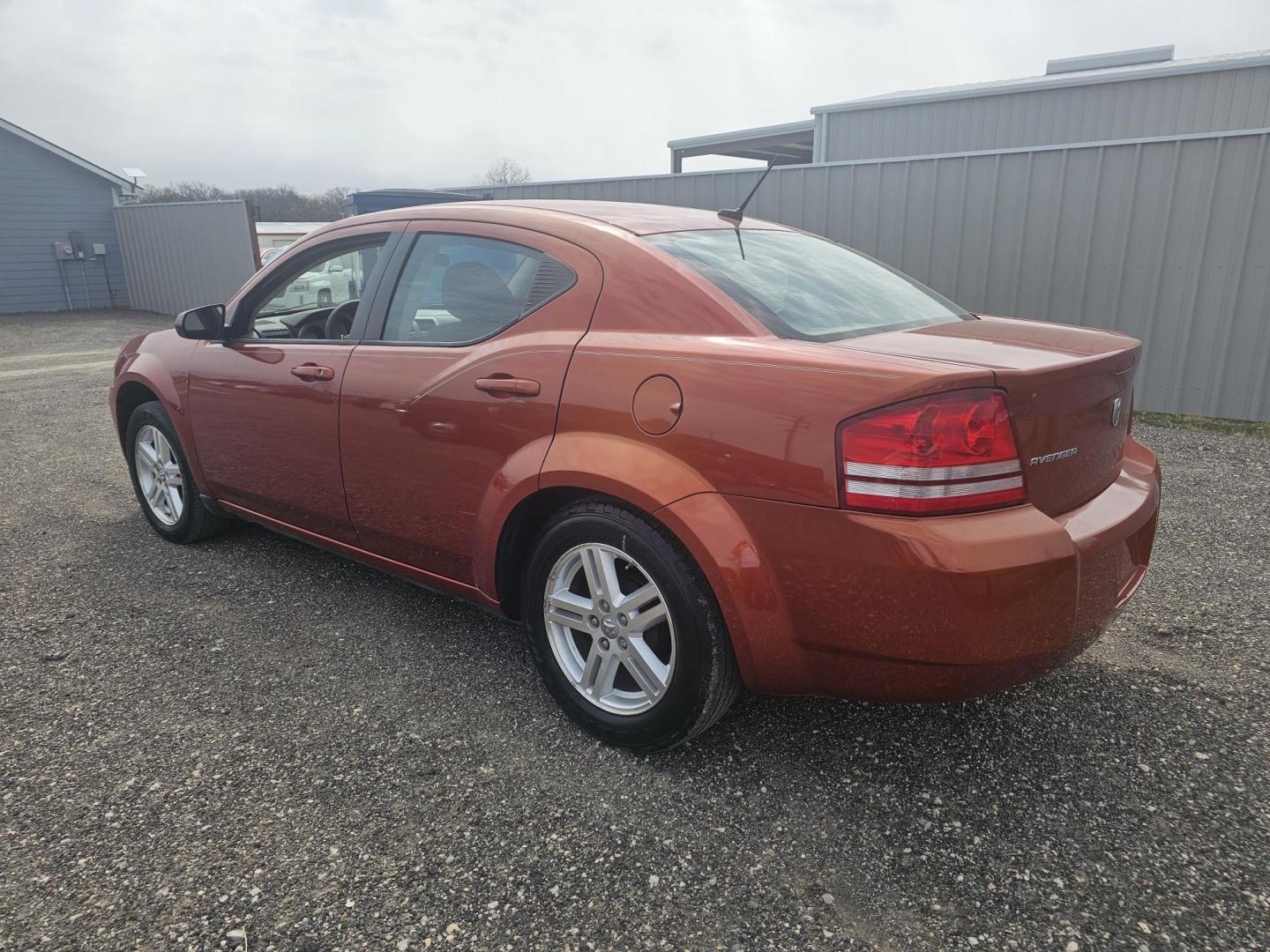 2008 ORANGE DODGE AVENGER SXT (1B3LC56K88N) with an 2.4L L4 DOHC 16V engine, 4-SPEED AUTOMATIC transmission, located at 607 S Seven Points BLVD, Seven Points, TX, 75143, (430) 255-4030, 32.313934, -96.207932 - Photo#3