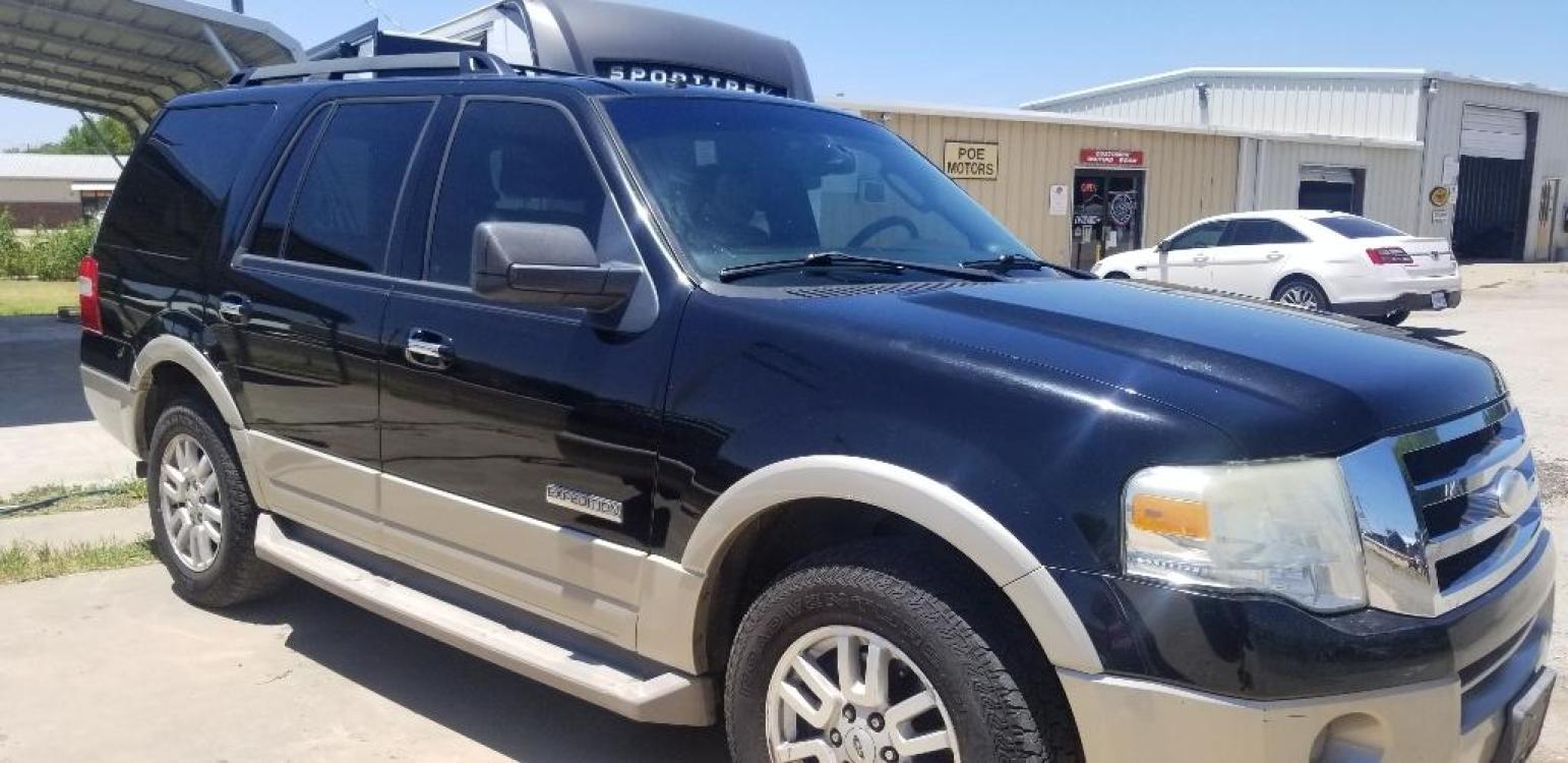 2007 BLACK FORD EXPEDITION Eddie Bauer 4WD (1FMFU18517L) with an 5.4L V8 SOHC 16V engine, 6-SPEED AUTOMATIC transmission, located at 1111 Goodnight Blvd., Wills Point, TX, 75169, (903) 873-8128, 32.702187, -95.996292 - Photo #1