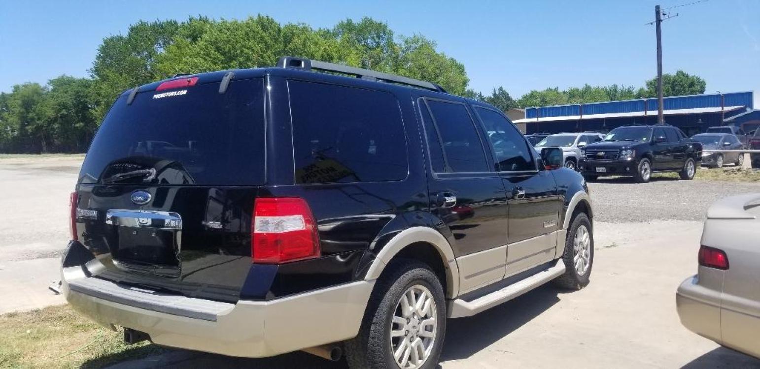 2007 BLACK FORD EXPEDITION Eddie Bauer 4WD (1FMFU18517L) with an 5.4L V8 SOHC 16V engine, 6-SPEED AUTOMATIC transmission, located at 1111 Goodnight Blvd., Wills Point, TX, 75169, (903) 873-8128, 32.702187, -95.996292 - Photo #2